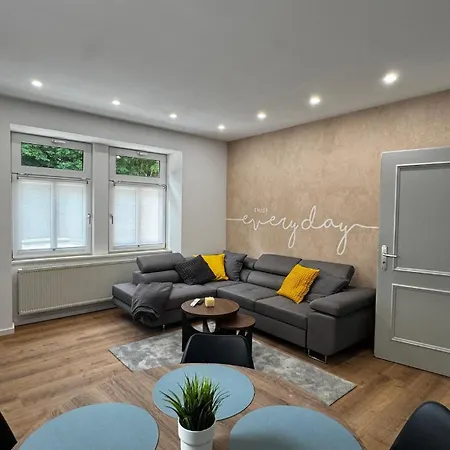 Stilvoll Wohnen Im Modernen Altbau - Zentrale Lage *