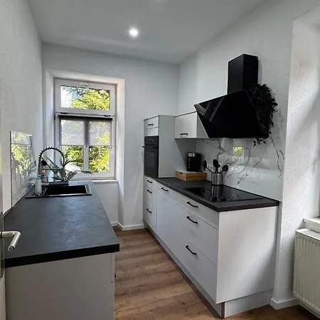 Stilvoll Wohnen Im Modernen Altbau - Zentrale Lage *